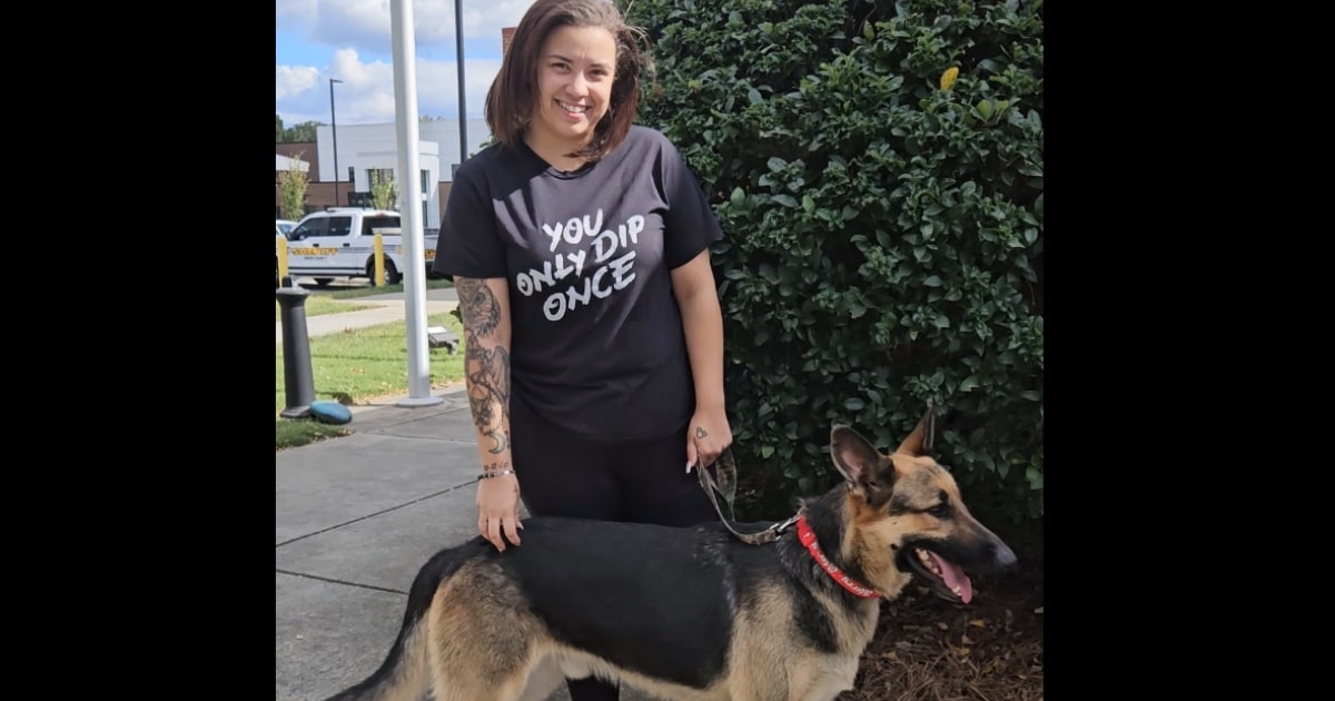 Woman Visits Shelter a Year After Losing Her Dog — and
Recognizes a Familiar Face